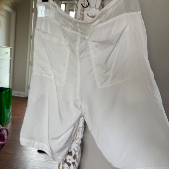 Belle The Label Baldo Short- White | Size Small - Picture 6 of 7